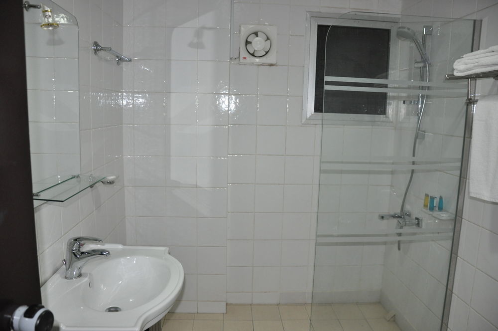 Oyo 411 Moon Hotel Dammam Bagian luar foto