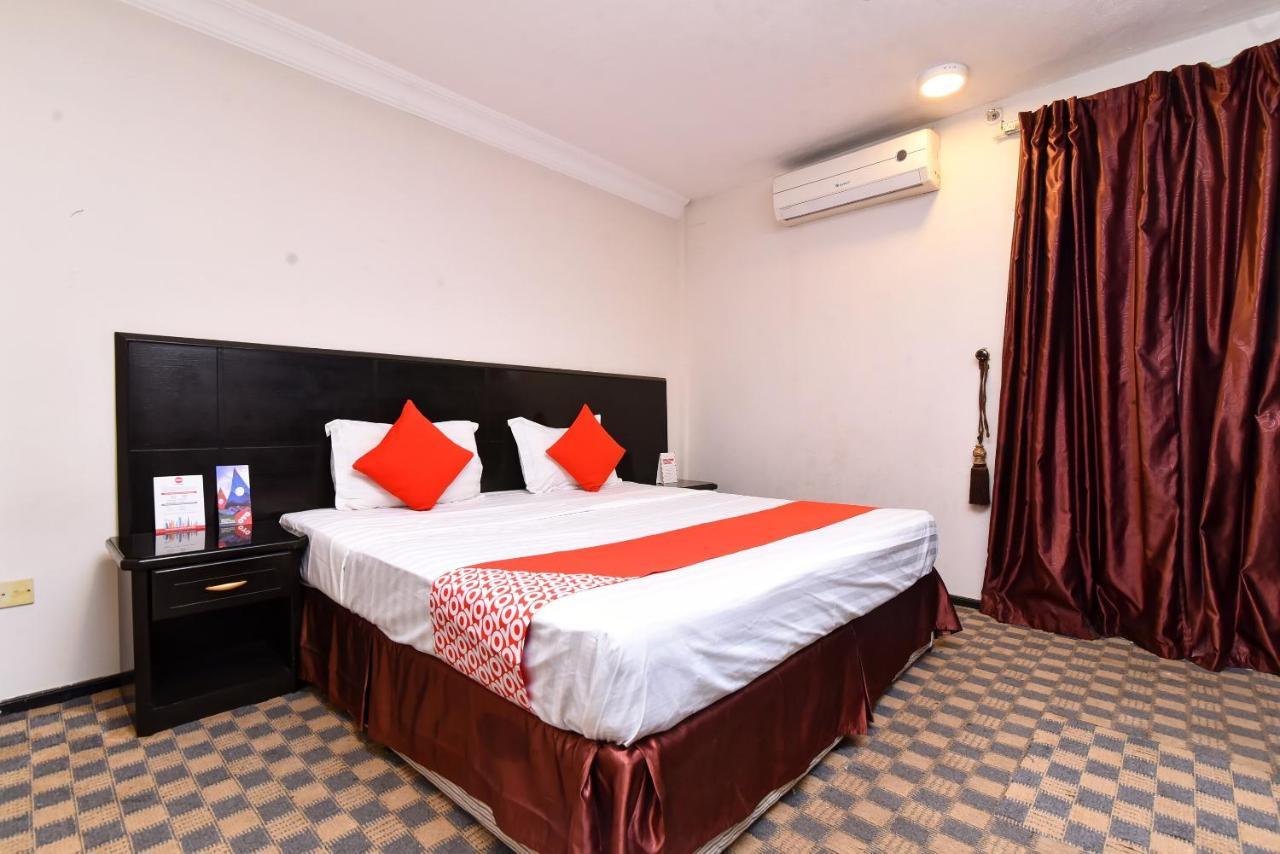 Oyo 411 Moon Hotel Dammam Bagian luar foto