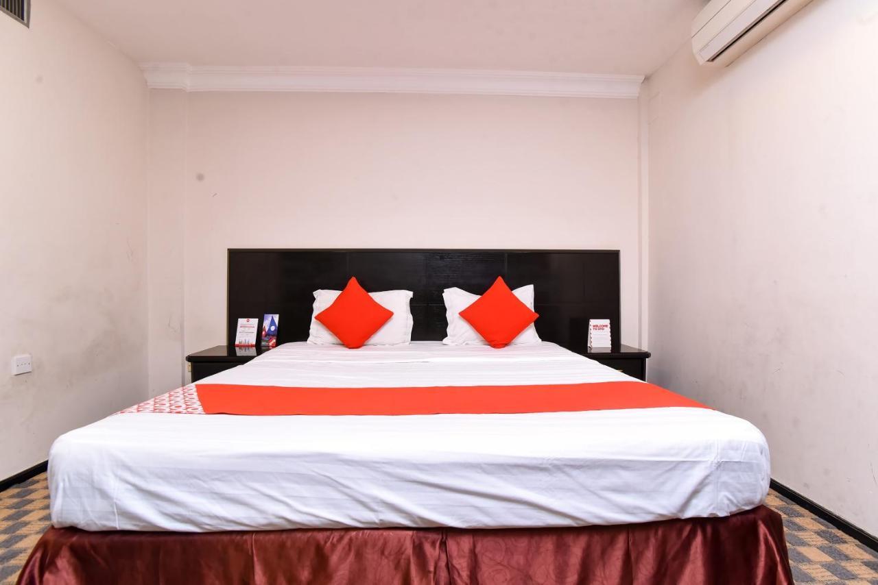 Oyo 411 Moon Hotel Dammam Bagian luar foto