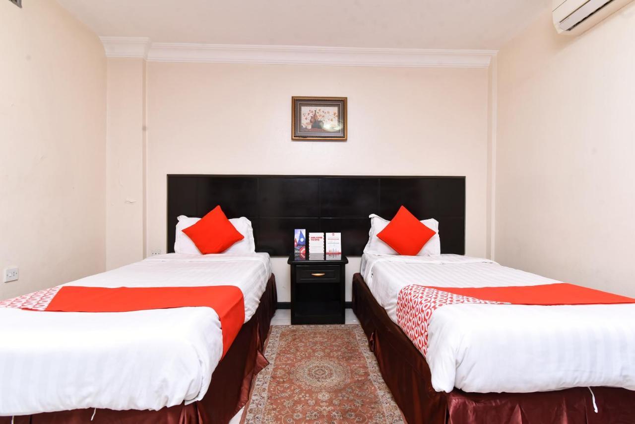 Oyo 411 Moon Hotel Dammam Bagian luar foto